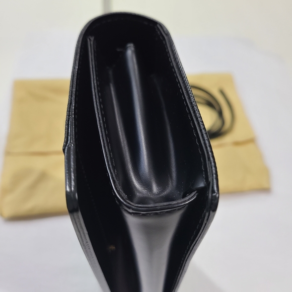 Authentic Louis Vuitton Honfluer Epi Leather BLACK. Christmas SALE!! - Picture 9 of 13